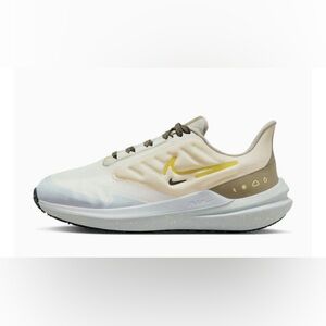 Nike Nike Air Winflo 9 Shield Womens DM1104 Sneakers Pale Ivory high Voltage EUC